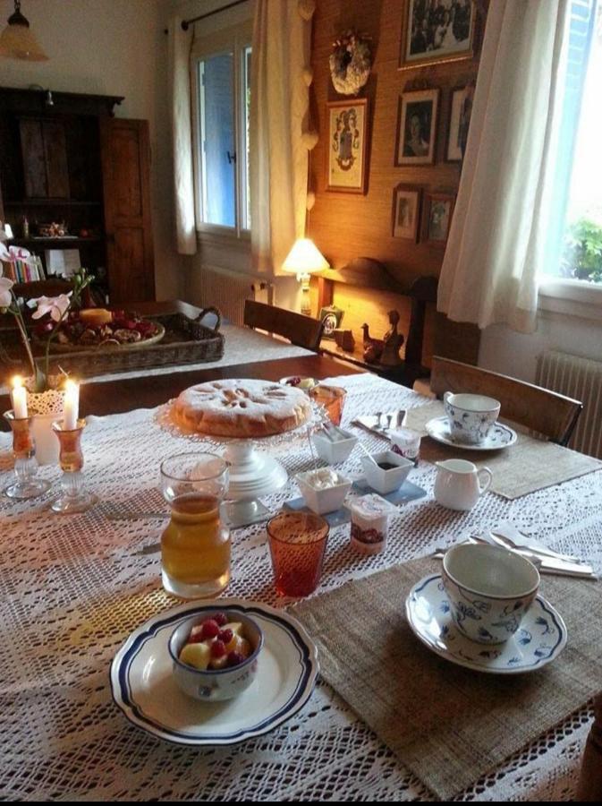 Bed and Breakfast Le Cerisier Mareil-Marly Exterior foto
