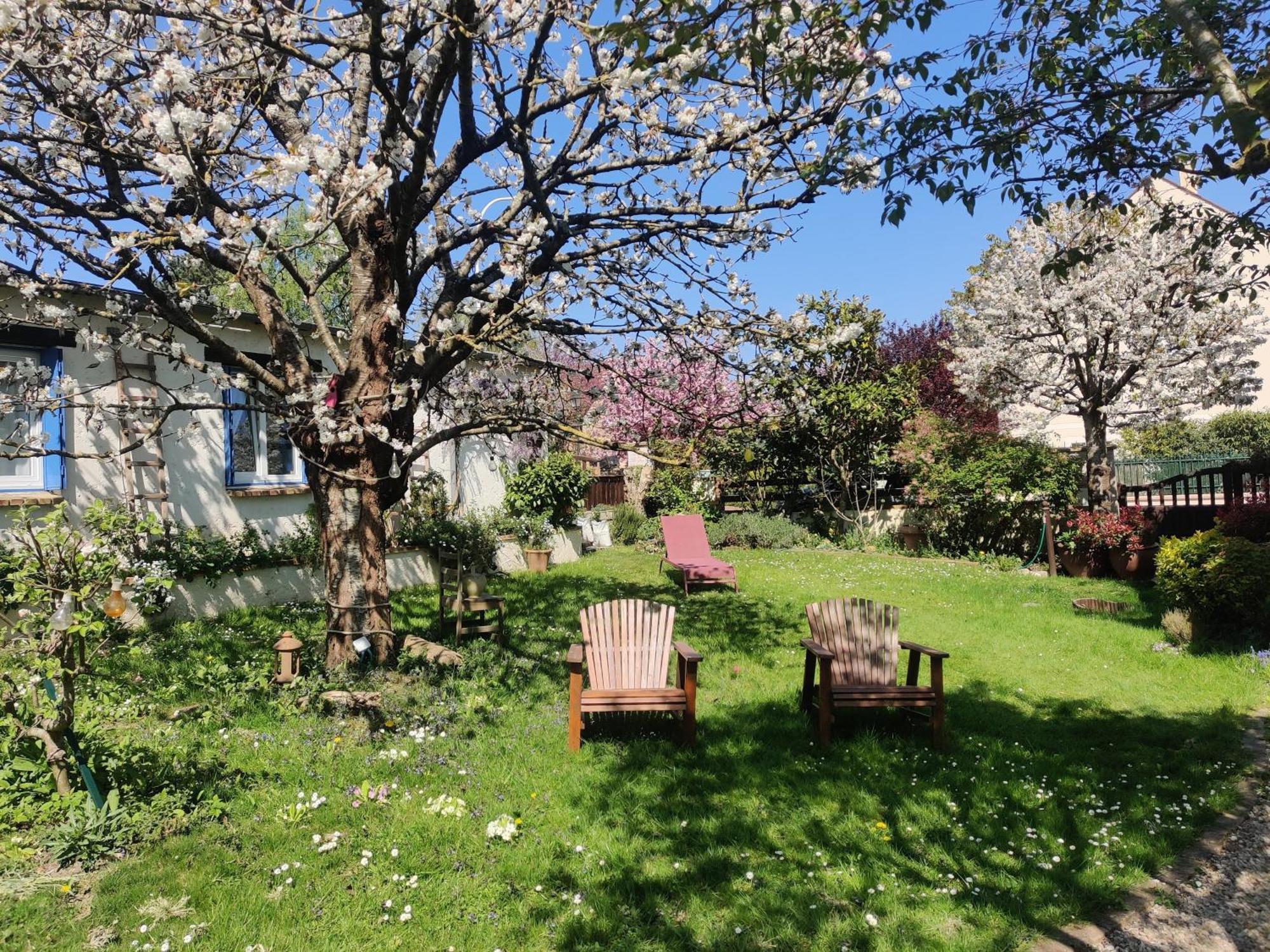 Bed and Breakfast Le Cerisier Mareil-Marly Exterior foto
